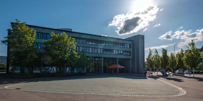Stadtverwaltung – Dübendorf. Stadtverwaltung – Dübendorf.