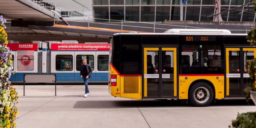 Flughafen Kloten Bus- und Tramstation.