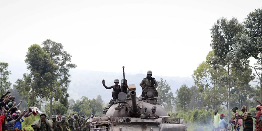 Soldaten der kongolesischen Armee auf dem Weg nach Rumangabo, rund 30 Kilometer von der Hauptstadt Goma entfernt. (Archivbild)