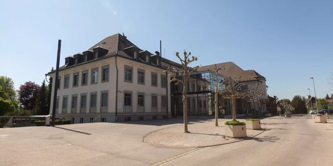 Schulhaus Alpen - Wallisellen. Schulhaus Alpen - Wallisellen.