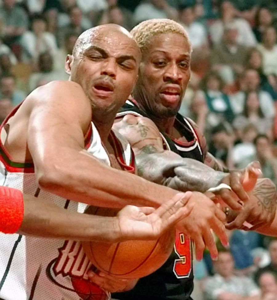 Dennis Rodman im Duell mit Charles Barkley.