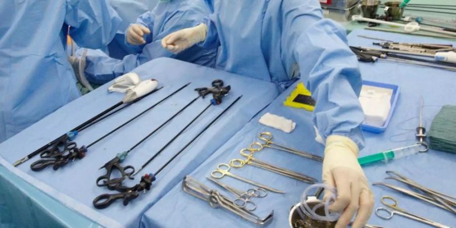Der Medizinische Dienst der gesetzlichen Krankenkassen hat die Patienten-Beschwerden 2019 begutachtet: Die meisten Fehlervorwürfe standen in Zusammenhang mit Operationen. Foto: Georg Wendt/dpa