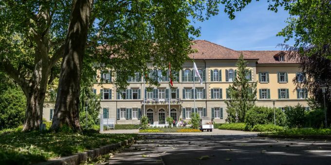 Zentralbau der Universitären Psychiatrischen Dienste Bern (UPD) Waldau in Ostermundigen. - Ostermundigen Zentralbau der Universitären Psychiatrischen Dienste Bern (UPD) Waldau in Ostermundigen. - Ostermundigen