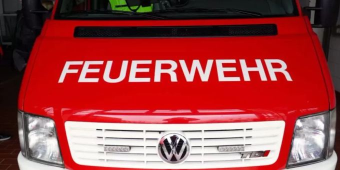 Ein Gartenhaus brennt komplett aus. Niemand wurde verletzt.