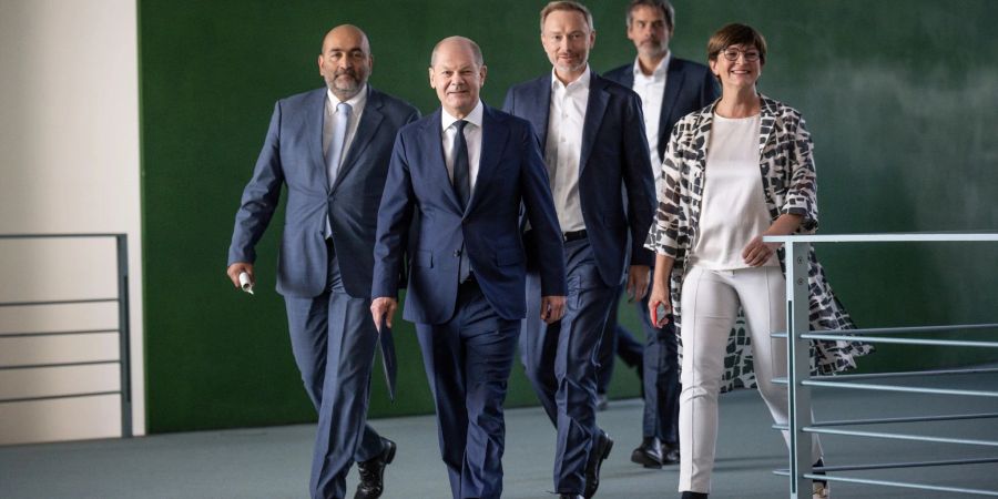 Bundeskanzler Olaf Scholz und sein Kabinett werben für das neue Entlastungspaket.