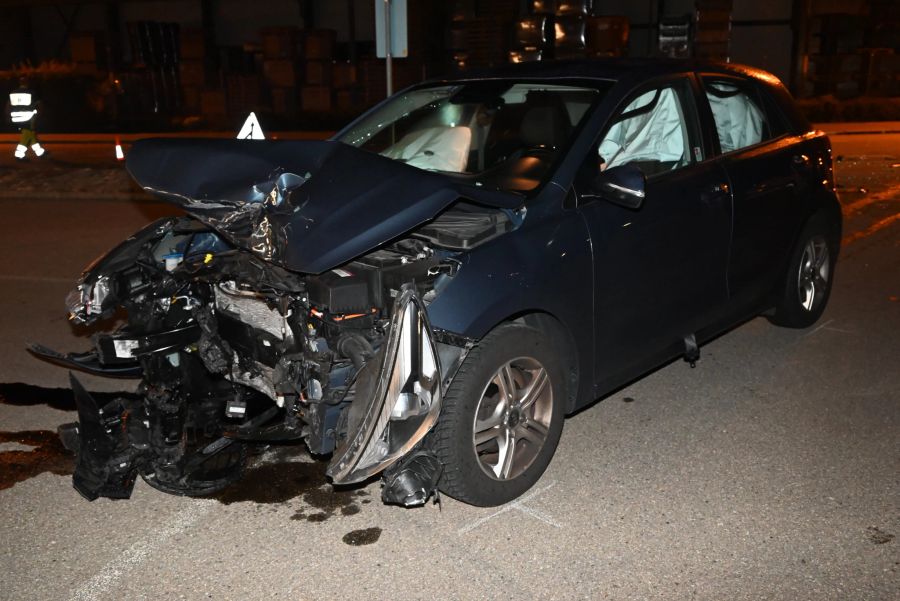 Vier Personen wurden beim Unfall verletzt