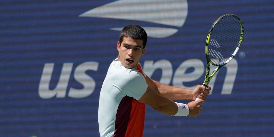 Carlos Alcaraz konnte bei den US Open den einen souveränen Sieg gegen den US-Amerikaner Jenson Brooksby feiern.