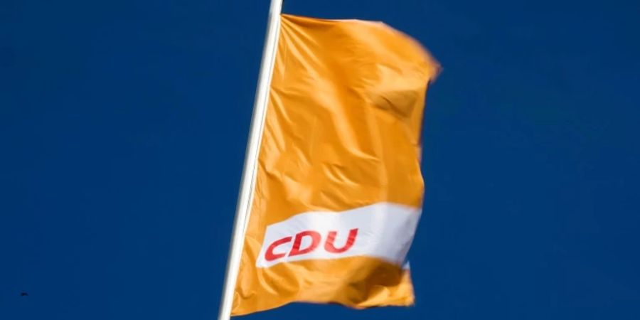 Fahne mit dem Logo der CDU