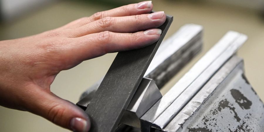 Ausbildung sucht Azubi: Die Situation auf dem Ausbildungsmarkt spitzt sich laut DIHK weiter zu.