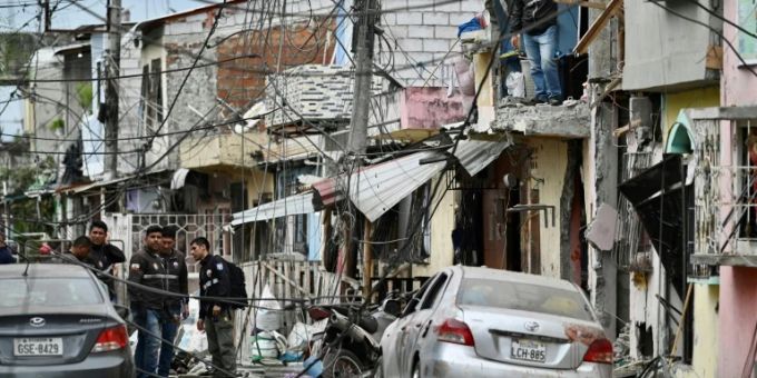 Quito - Fünf Tote und 20 Verletzte bei Sprengstoffanschlag in Ecuador