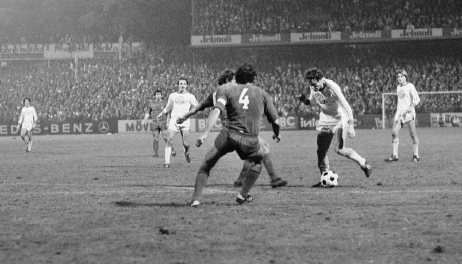 Claudio Sulser (hier im Spiel gegen Real Madrid 1978) erzielte im Europapokal der Landesmeister elf Tore.