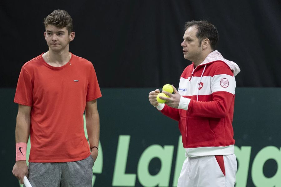 Jerome Kym (l.) hat bei seinem (siegreichen) Davis-Cup-Debüt mit 15 Jahren Schweizer Tennis-Geschichte geschrieben.