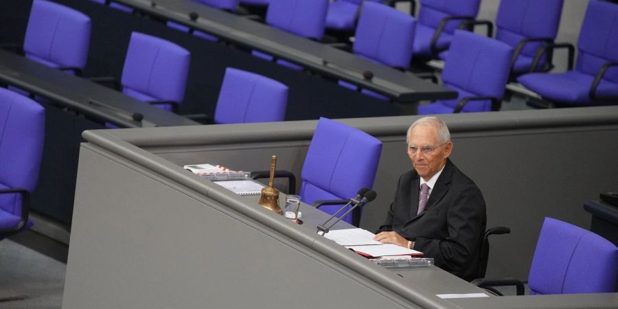 Der damalige Bundestagspräsident Wolfgang Schäuble (CDU) spricht am 26.10.2021 bei der konstituierenden Sitzung des neuen Bundestags.