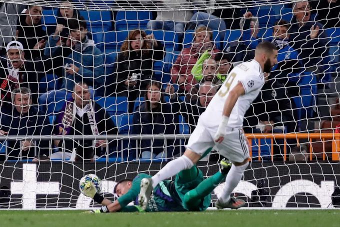 Karim Benzema (Real Madrid) trifft gegen Galatasaray Istanbul zum 4:0. Karim Benzema Real Madrid