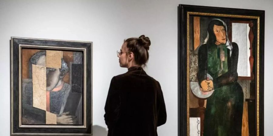 Blick in die Ausstellung «Else Lasker-Schüler - Prinz Jussuf von Theben und die Avantgarde». Foto: Bernd Thissen/dpa