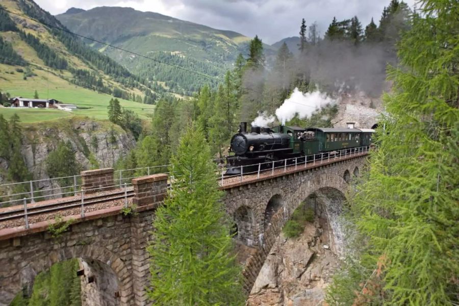 Nostalgische Bahnwagen der RhB