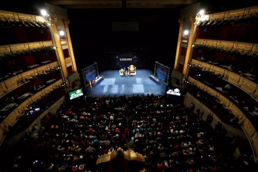 weihnachtslotterie opernhaus teatro real