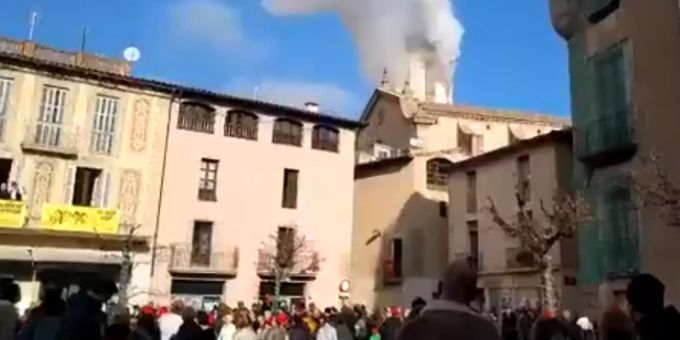 Bei Dorffest - 14 Verletzte nach Explosion in Glockenturm in Barcelona