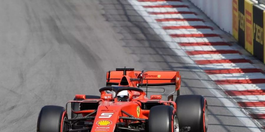 Sebastian Vettel musste sich in der Qualifikation erneut seinem Ferrari-Kollegen Charles Leclerc geschlagen geben. Foto: Luca Bruno/AP
