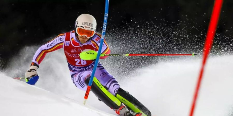 Linus Strasser landete nach einem schwachen zweiten Lauf in Madonna di Campiglio nur auf Rang 22. Foto: Alessandro Trovati/AP/dpa