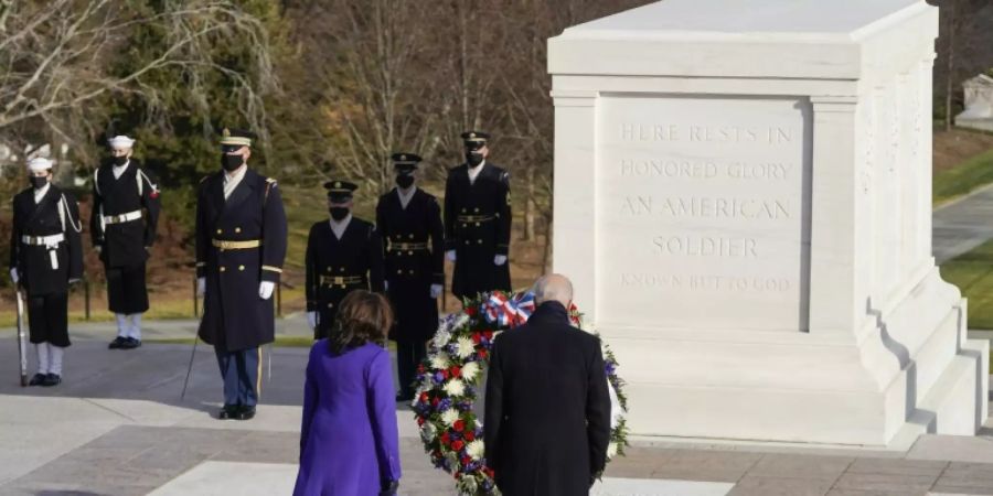 Biden und Harris auf dem Nationalfriedhof Arlington