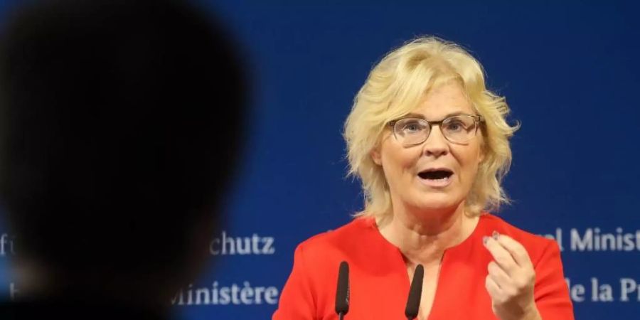 Wünscht sich eine Aktualisierungspflicht für smarte Geräte: Bundesjustizministerin Christine Lambrecht (SPD). Foto: Wolfgang Kumm/dpa
