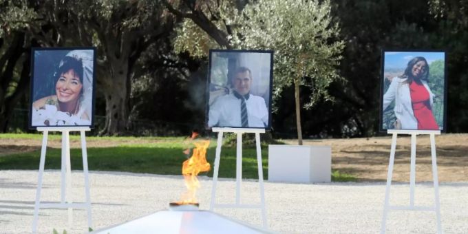 Portraits der drei Opfer bei der Trauerfeier in Nizza Portraits der drei Opfer bei der Trauerfeier in Nizza