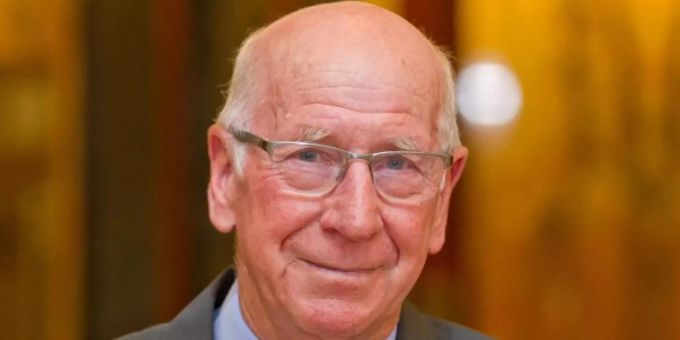 Der frühere englische Fussball-Weltmeister Sir Bobby Charlton ist an Demenz erkrankt. Foto: picture alliance / dpa Der frühere englische Fussball-Weltmeister Sir Bobby Charlton ist an Demenz erkrankt. Foto: picture alliance / dpa