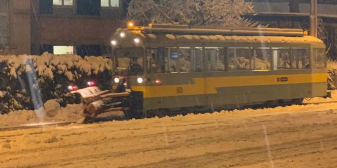 Tram Zürich Schnee