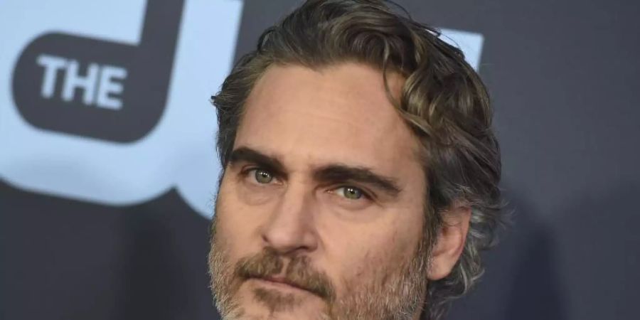 Schauspieler Joaquin Phoenix kommt 2020 zur Verleihung der Critics’ Choice Movie Awards. Foto: Jordan Strauss/Invision/AP/dpa