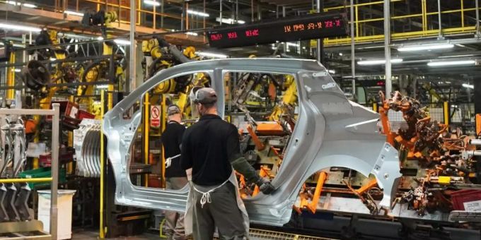 Arbeiter in der Nissan-Fabrik in Sunderland. Die Coronavirus-Pandemie und der Brexit haben der britischen Automobilindustrie in 2020 heftig zugesetzt. Foto: Owen Humphreys/PA Wire/dpa Arbeiter in der Nissan-Fabrik in Sunderland. Die Coronavirus-Pandemie und der Brexit haben der britischen Automobilindustrie in 2020 heftig zugesetzt. Foto: Owen Humphreys/PA Wire/dpa