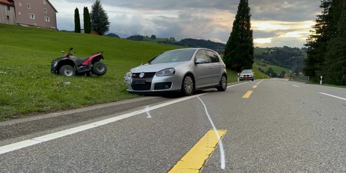 Wald AR: Drei Verletzte nach Unfall zwischen Auto und Quad. Unfall Wald AR