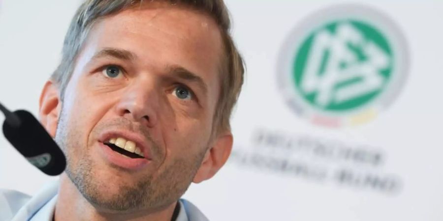 Sieht den Elfmeter im Pokalhalbfinale auch kritisch: Jochen Drees. Foto: Arne Dedert/dpa