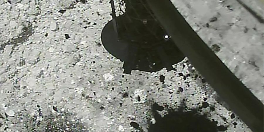 «Hayabusa 2» bei einem früheren Beschuss des Asteroiden mit einer Kugel