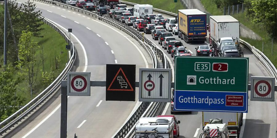 Stau Gotthard Tunnel