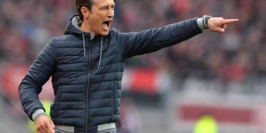 Bayern-Trainer Niko Kovac schreit vom Spielfeldrand aus Anweisungen. Foto: Timm Schamberger/dpa