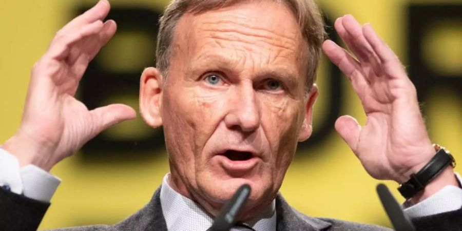 BVB-Geschäftsführer Hans-Joachim Watzke rechnet im Meisterkampf mit einem Patzer der Bayern. Foto: Bernd Thissen