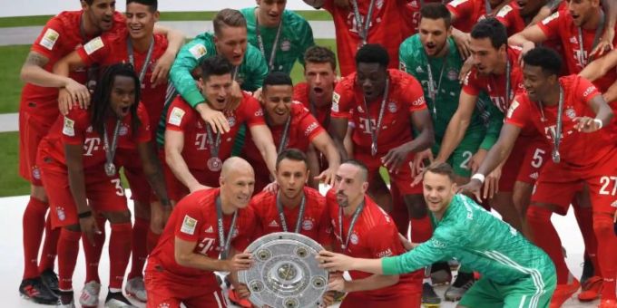 Die Bayern-Spieler feiern den 29. Meistertitel. Foto: Sven Hoppe Die Bayern-Spieler feiern den 29. Meistertitel. Foto: Sven Hoppe