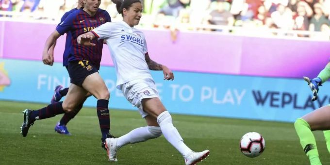 Dzsenifer Marozsan (M) erzielt das 1:0 gegen Barcelona. Foto: Tibor Illyes/MTI/AP Olympique Lyon