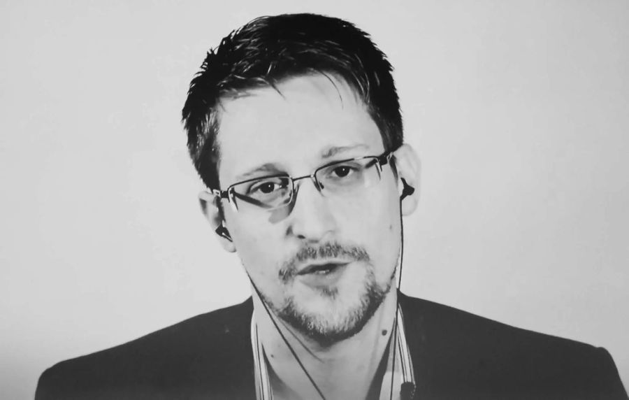 Edward Snowden Julian Assange