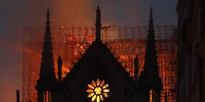 Notre Dame in Flammen - Macron: «Werden die Kathedrale wieder aufbauen»