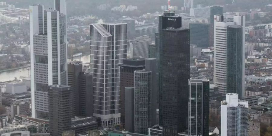 Hinter den Kulissen brodelt es: Die Bankenskyline von Frankfurt am Main. Foto: Boris Roessler