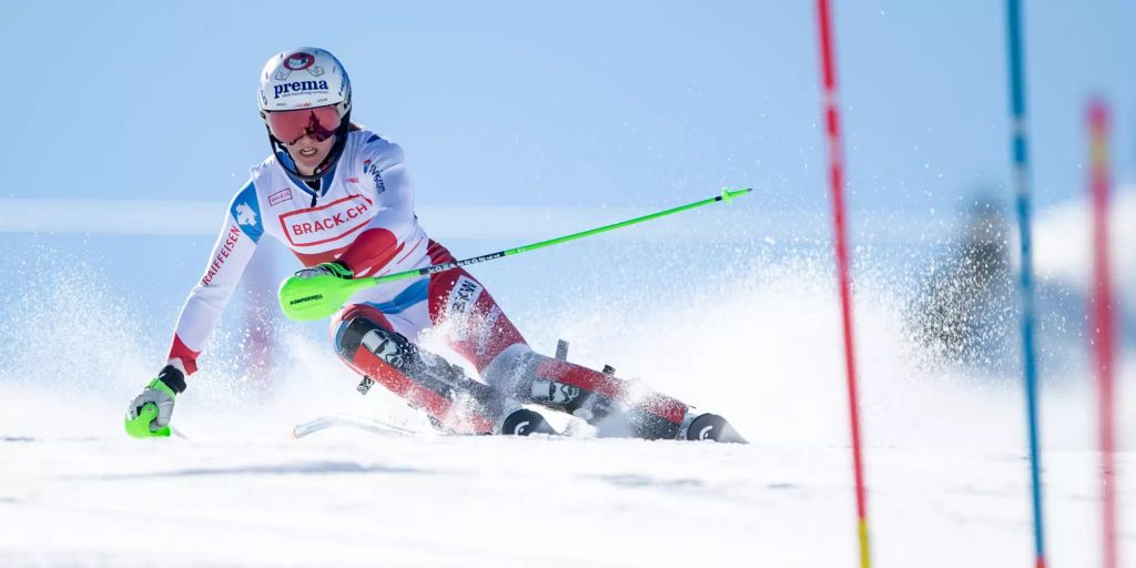 Camille Rast mit Kreuzband- und Innenbandriss