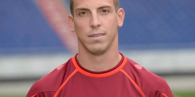 Der ehemalige Bundeslga-Profi Jan Schlaudraff (l) könnte neuer Sportchef beim Bundesliga-Absteiger Hannover 96 werden. Foto: Peter Steffen Der ehemalige Bundeslga-Profi Jan Schlaudraff (l) könnte neuer Sportchef beim Bundesliga-Absteiger Hannover 96 werden. Foto: Peter Steffen