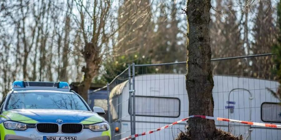 Nach dem massenhaften sexuellen Missbrauch auf dem Campingplatz bei Lüdge hat die Polizei den Platz erneut nach Hinweisen durchsucht. Foto: Foto: Guido Kirchner