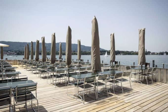 Bei eisigen Temperaturen im Winter drohen die Terrassen der Restaurants plötzlich leer zu stehen. (Symbolbild) Terrasse Winter