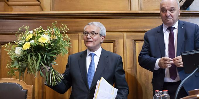 Im Vordergrund der dazumals neu gewählte Ständeratspräsident Thomas Hefti (FDP/GL). Thomas Hefti