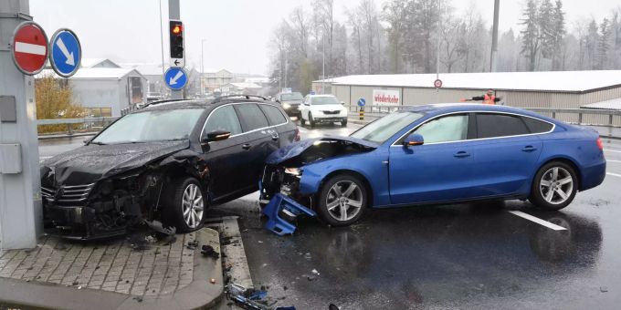 Der Sachschaden an den Fahrzeugen liegt bei rund 30'000 Franken. Luzerner Polizei