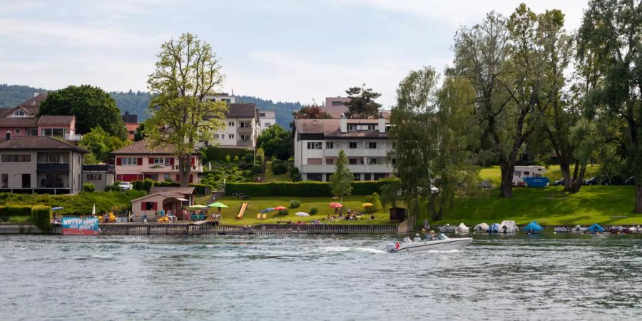 Auch auf dem Land kosten die meisten Freibäder Eintritt: Wenn auch nur wenig, wie hier im Schwimmbad Espi in Stein am Rhein (SH).