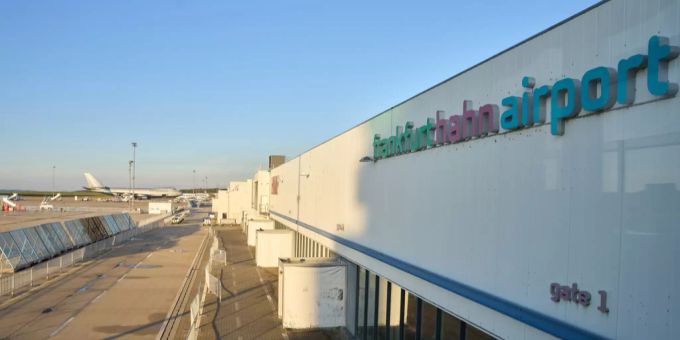 Der Flughafen Frankfurt-Hahn meldet Insolvenz an. Flughafen Frankfurt-Hahn